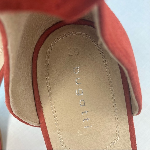 Bugatti Suede Sandals with Heel. - Picture 7 of 9